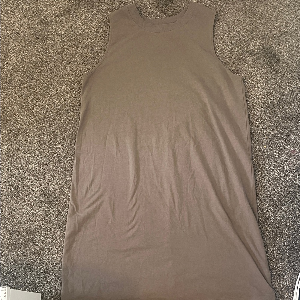 Elegant Sleeveless Tan Midi Dress